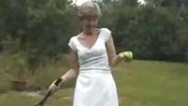 Sarah Hậu phim xx ti ...